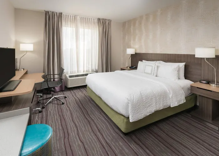 Fairfield & By Marriott Chicago Hotel