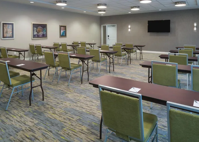 Hotel Fairfield & By Marriott Chicago 3*