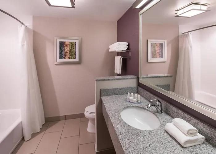 Fairfield & By Marriott Chicago Hotel 3*