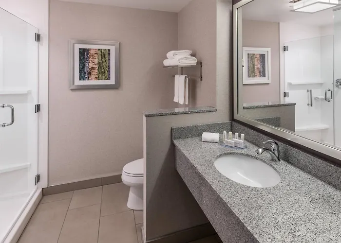Hotel Fairfield & By Marriott Chicago 3*