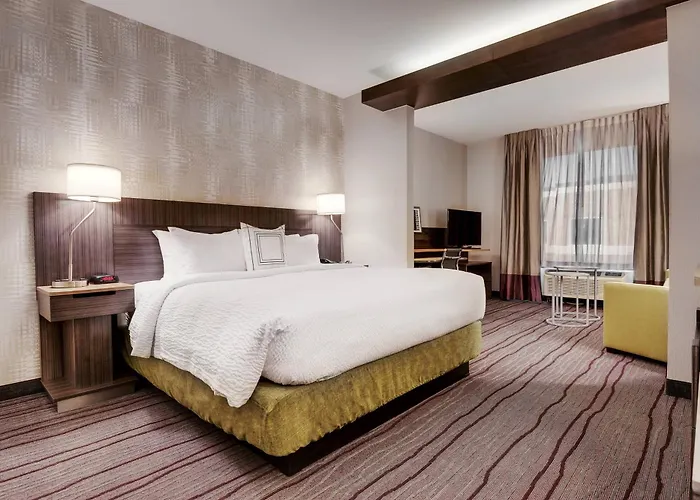 Hotel Fairfield & By Marriott Chicago Schaumburg