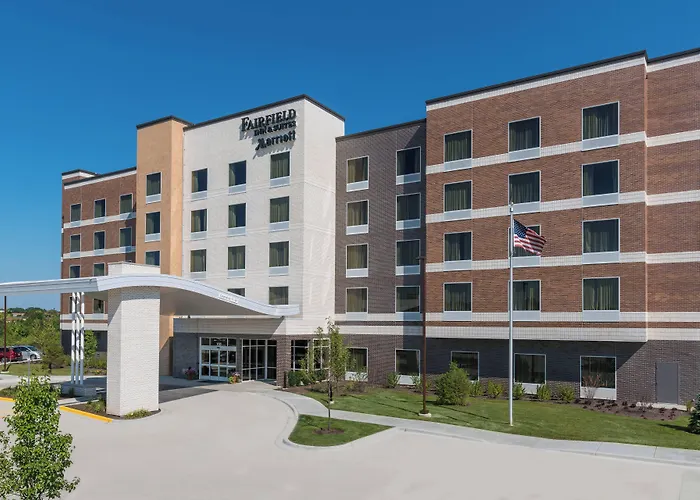 Hotel Fairfield & By Marriott Chicago 3*