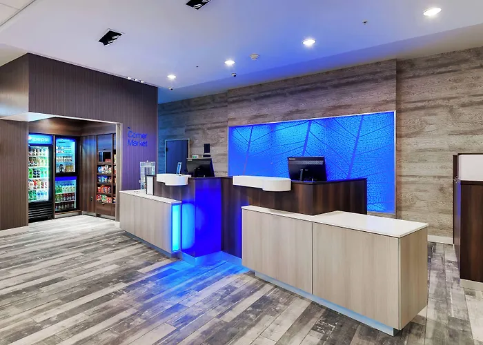 Hotel Fairfield & By Marriott Chicago 3*