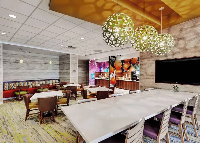 Fairfield & By Marriott Chicago 3*