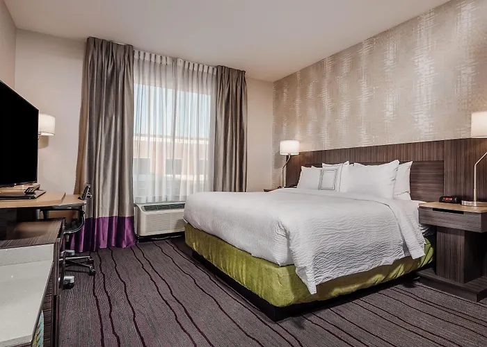 Hotel Fairfield & By Marriott Chicago Schaumburg