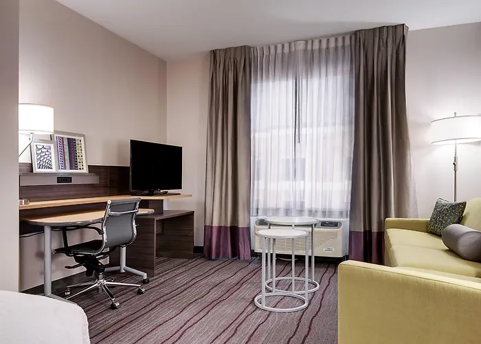 Hotel Fairfield & By Marriott Chicago