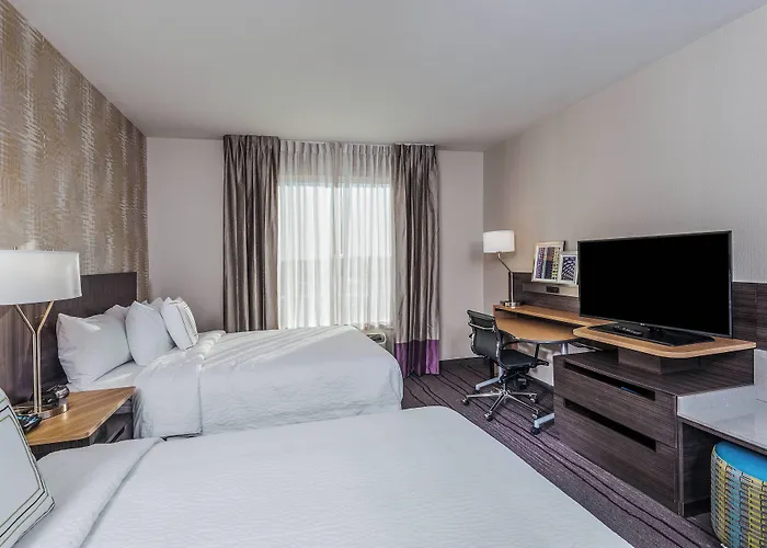 Fairfield & By Marriott Chicago Hotel