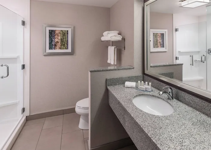 Hotel Fairfield & By Marriott Chicago