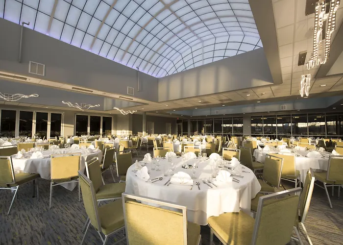 Hotel Fairfield & By Marriott Chicago 3*