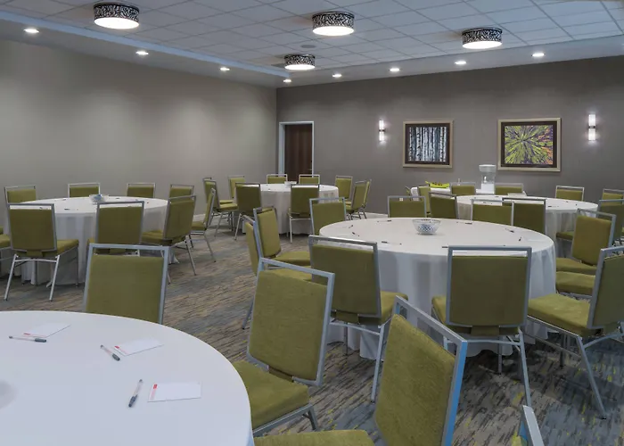 Fairfield & By Marriott Chicago 3*