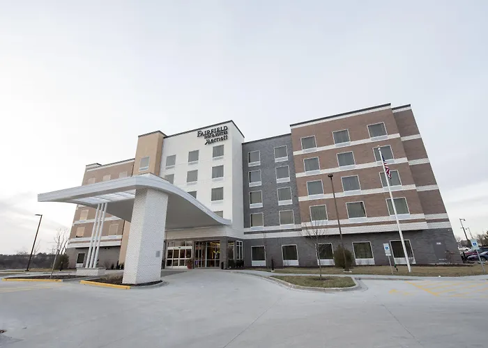 Fairfield & By Marriott Chicago Hotel 3*