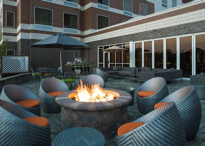 Fairfield & By Marriott Chicago