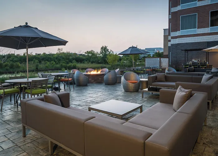 Hotel Fairfield & By Marriott Chicago 3*