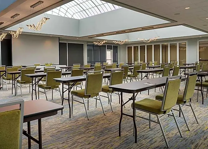 Fairfield & By Marriott Chicago 3*