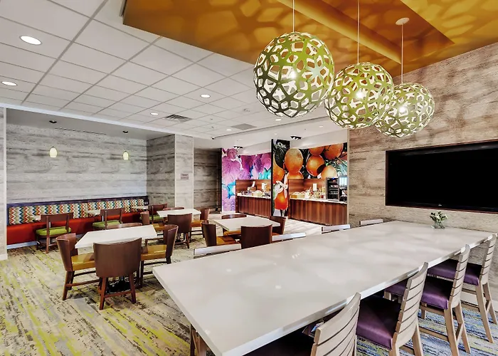 Fairfield & By Marriott Chicago Hotel
